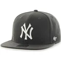 kapa-ravna-crna-snapback-new-york-yankees-mlb-47-brand