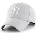 kapa-zaobljena-siva-snapback-plata-new-york-yankees-mlb-47-brand