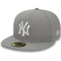 kapa-ravna-siva-prilagodena-59fifty-essential-new-york-yankees-mlb-new-era