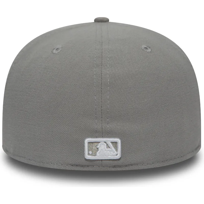 kapa-ravna-siva-prilagodena-59fifty-essential-new-york-yankees-mlb-new-era