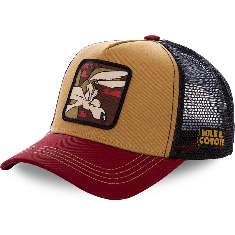 cap-zaobljena-brown-snapback-coyote-looney-tunes-capslab