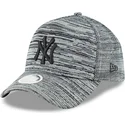 kapa-zaobljena-siva-snapback-ajustable-9forty-engineered-fit-new-york-yankees-mlb-new-era