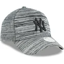 kapa-zaobljena-siva-snapback-ajustable-9forty-engineered-fit-new-york-yankees-mlb-new-era