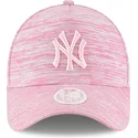 kapa-zaobljena-ruzicasta-snapback-ajustable-9forty-a-frame-engineered-fit-new-york-yankees-mlb-new-era