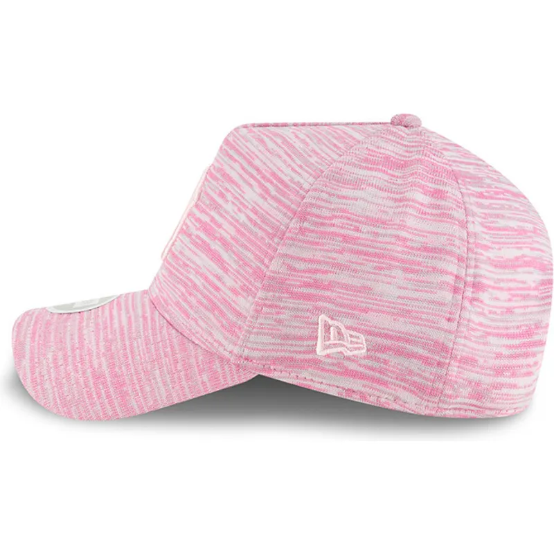 kapa-zaobljena-ruzicasta-snapback-ajustable-9forty-a-frame-engineered-fit-new-york-yankees-mlb-new-era kapa-zaobljena-ruzicasta-snapback-ajustable-9forty-a-frame-engineered-fit-new-york-yankees-mlb-new-era