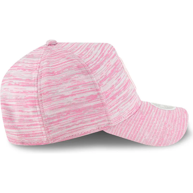 kapa-zaobljena-ruzicasta-snapback-ajustable-9forty-a-frame-engineered-fit-new-york-yankees-mlb-new-era kapa-zaobljena-ruzicasta-snapback-ajustable-9forty-a-frame-engineered-fit-new-york-yankees-mlb-new-era