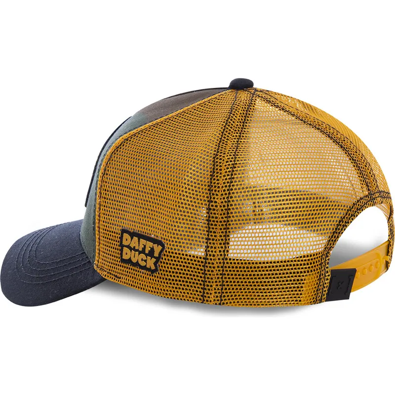 cap-zaobljena-camouflage-snapback-daffy-duck-looney-tunes-capslab