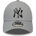 kapa-zaobljena-siva-podesiv-9forty-camo-infill-new-york-yankees-mlb-new-era