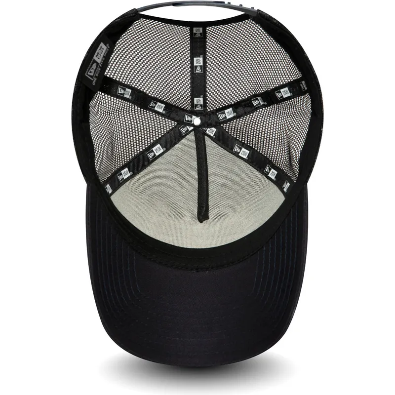 kapa-zaobljena-mornarsko-plava-snapback-bear-tattoo-pack-a-frame-new-era