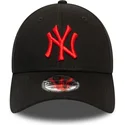 cap-zaobljena-black-adjustable-strap-9forty-league-essential-new-york-yankees-mlb-new-era