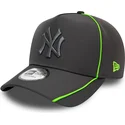 kapa-zaobljena-siva-snapback-feather-pipe-a-frame-new-york-yankees-mlb-new-era