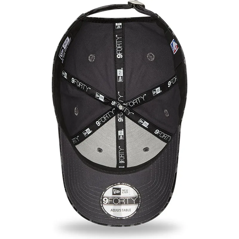 kapa-zaobljena-maskirni-podesiv-9forty-all-over-camo-chicago-bulls-nba-new-era