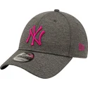 kapa-zaobljena-siva-podesiv-rosa-9forty-shadow-tech-new-york-yankees-mlb-new-era