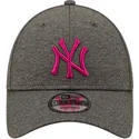 kapa-zaobljena-siva-podesiv-rosa-9forty-shadow-tech-new-york-yankees-mlb-new-era