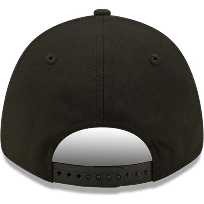 kapa-zaobljena-crna-snapback-9forty-black-base-chicago-bulls-nba-new-era