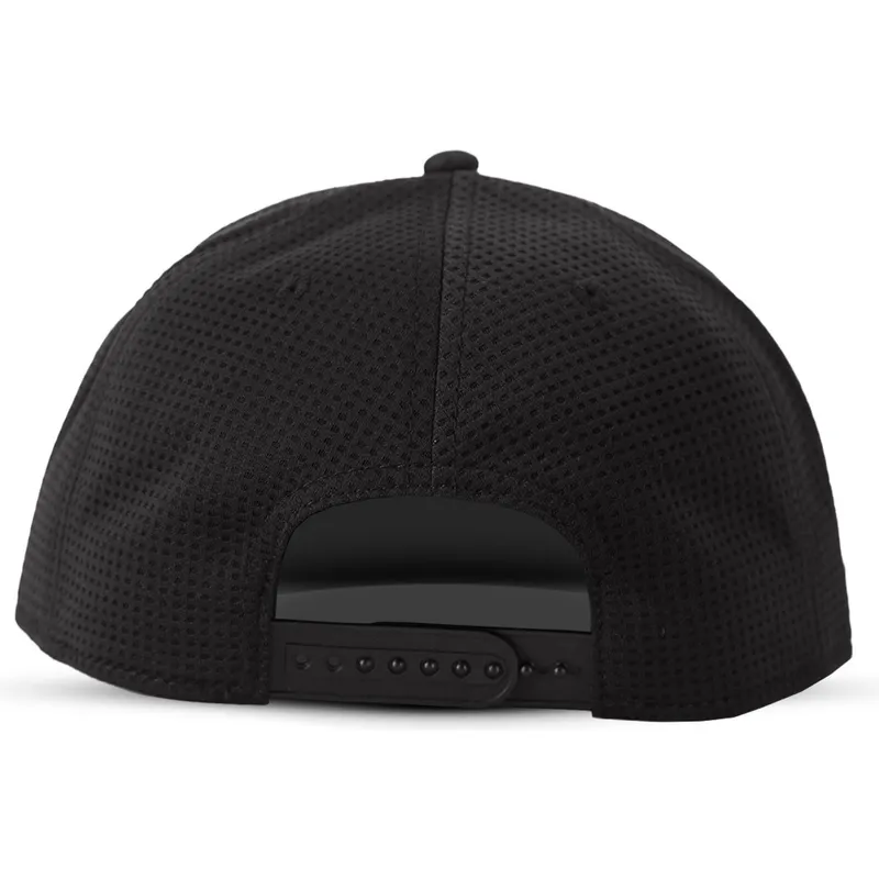 kapa-ravna-crna-snapback-metal-badge-difuzed