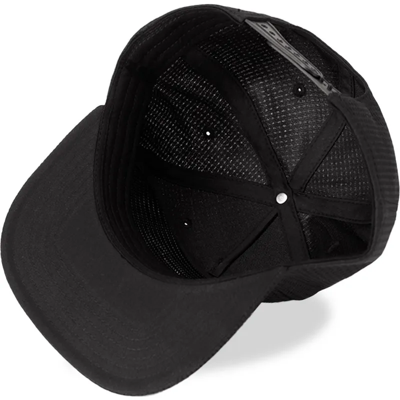 kapa-ravna-crna-snapback-metal-badge-difuzed
