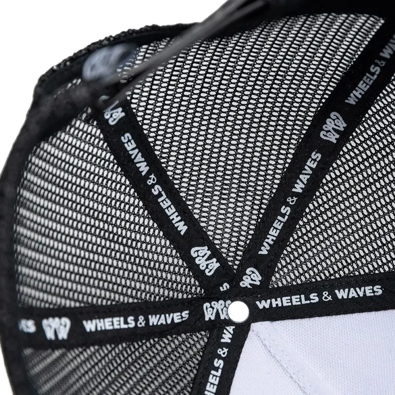 kapa-zaobljena-crna-snapback-nuts-bw-ww26-wheels-and-waves