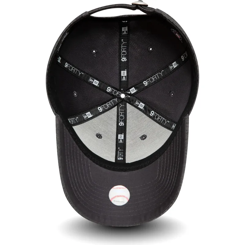 kapa-zaobljena-siva-podesiv-9forty-shadow-tech-new-york-yankees-mlb-new-era