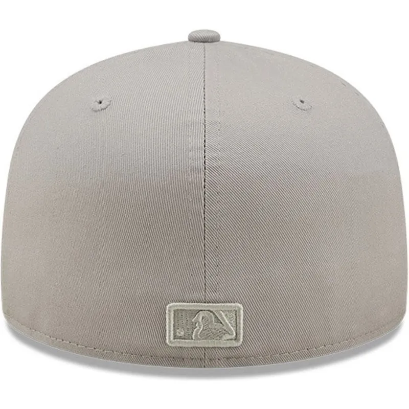 kapa-ravna-siva-prilagodena-59fifty-parche-lateral-world-series-new-york-yankees-mlb-new-era
