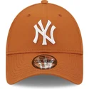kapa-zaobljena-smeda-podesiv-9forty-league-essential-new-york-yankees-mlb-new-era