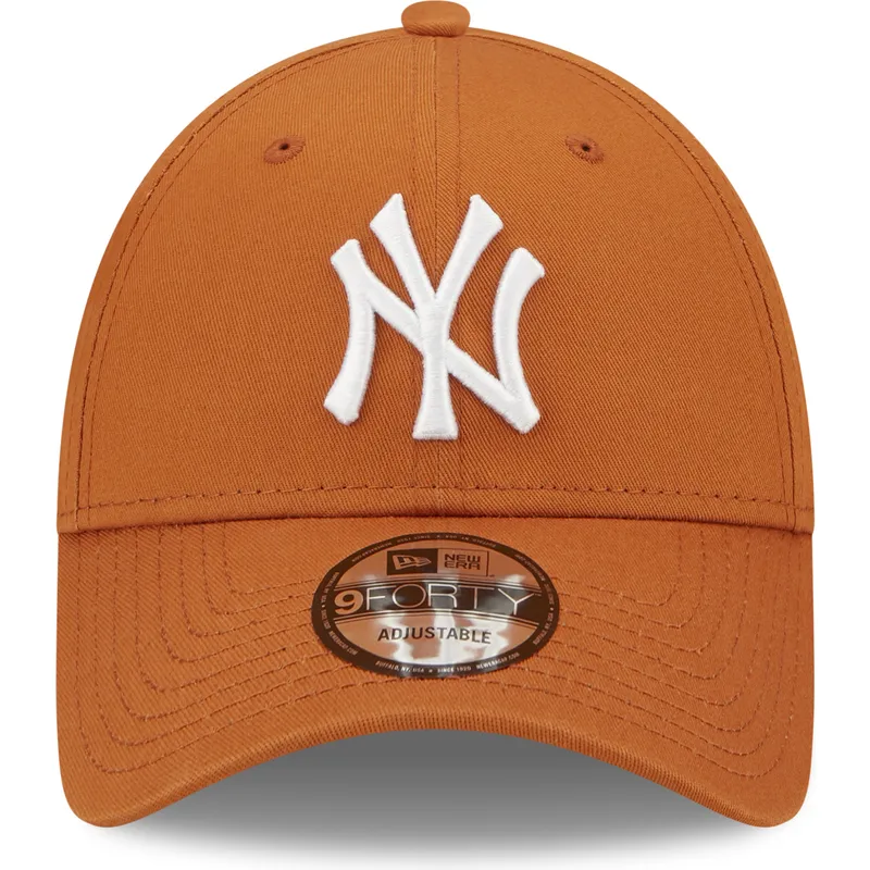 kapa-zaobljena-smeda-podesiv-9forty-league-essential-new-york-yankees-mlb-new-era