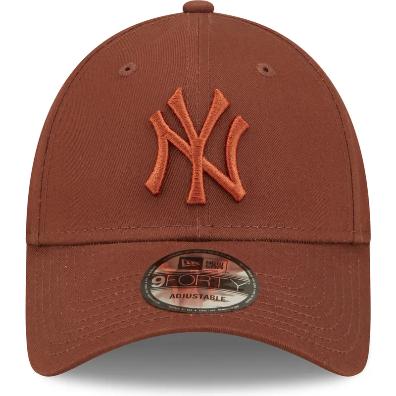 kapa-zaobljena-smeda-podesiv-9forty-league-essential-new-york-yankees-mlb-new-era