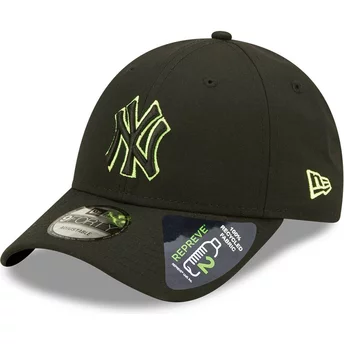 New Era Curved Brim Green Logo 9FORTY Neon Pack REPREVE New York Yankees MLB Black Snapback Cap