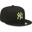 kapa-ravna-crna-snapback-9fifty-league-essential-new-york-yankees-mlb-new-era