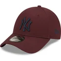 kapa-zaobljena-crvena-podesiv-9forty-league-essential-new-york-yankees-mlb-new-era