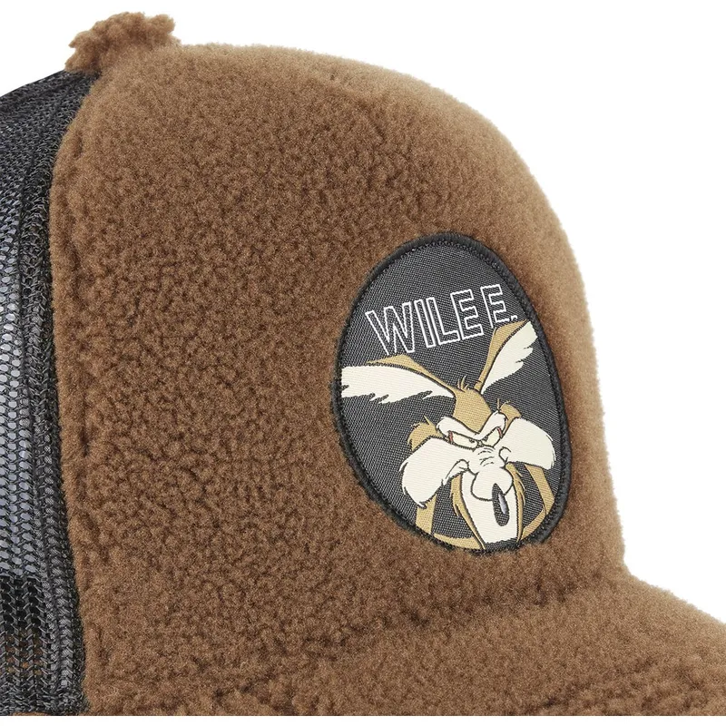 kapa-zaobljena-smeda-snapback-kojot-looney-tunes-capslab