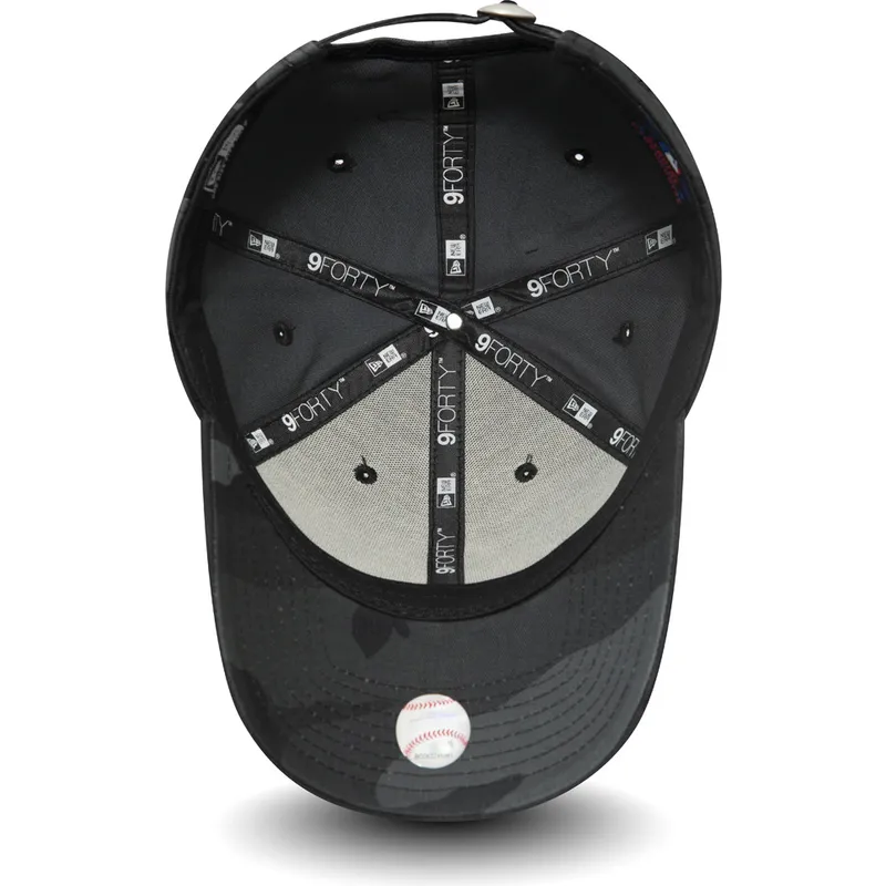 cap-zaobljena-camouflage-adjustable-strap-negro-negro-9forty-league-essential-new-york-yankees-mlb-new-era