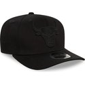 new-era-curved-brim-black-logo-9fifty-tonal-stretch-snap-chicago-bulls-nba-black-snapback-cap