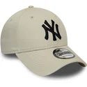 cap-zaobljena-beige-adjustable-strap-negro-9forty-league-essential-new-york-yankees-mlb-new-era