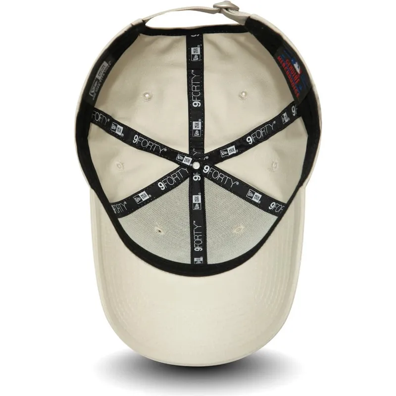 kapa-zaobljena-bez-podesiv-9forty-league-essential-new-york-yankees-mlb-new-era