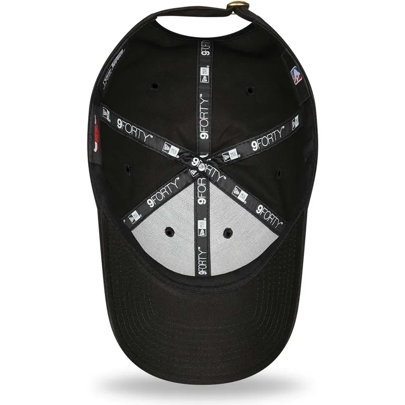 cap-zaobljena-black-adjustable-strap-dorado-9forty-metallic-chicago-bulls-nba-new-era