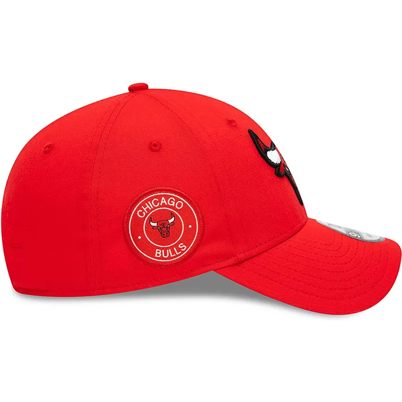 kapa-zaobljena-crvena-podesiv-9forty-team-side-patch-chicago-bulls-nba-new-era kapa-zaobljena-crvena-podesiv-9forty-team-side-patch-chicago-bulls-nba-new-era