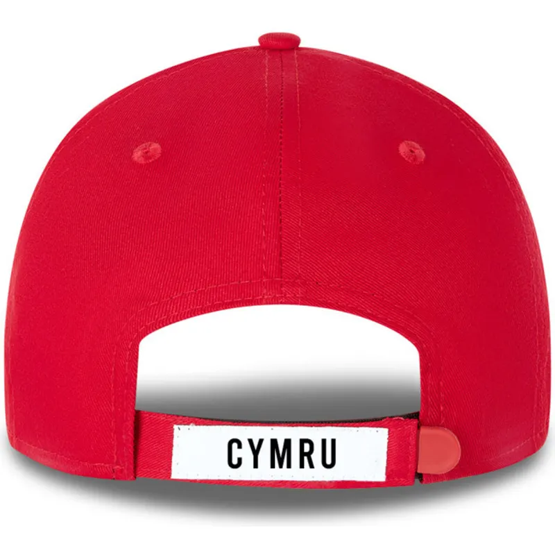 kapa-zaobljena-crvena-podesiv-9forty-wales-copa-mundial-wales-copa-mundial-de-futbol-new-era kapa-zaobljena-crvena-podesiv-9forty-wales-copa-mundial-wales-copa-mundial-de-futbol-new-era