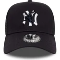 kapa-zaobljena-mornarsko-plava-snapback-a-frame-team-camo-infill-new-york-yankees-mlb-new-era