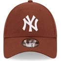 kapa-zaobljena-smeda-podesiv-9forty-linen-new-york-yankees-mlb-new-era