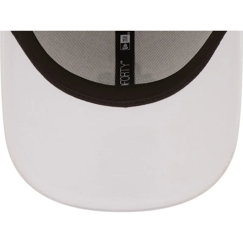 cap-zaobljena-white-adjustable-strap-9forty-new-era