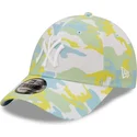 cap-zaobljena-green-adjustable-strap-9forty-all-over-print-seasonal-new-york-yankees-mlb-new-era