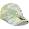 cap-zaobljena-green-adjustable-strap-9forty-all-over-print-seasonal-new-york-yankees-mlb-new-era