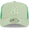 kapa-zaobljena-zelena-snapback-a-frame-tonal-mesh-new-york-yankees-mlb-new-era