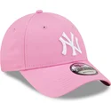 kapa-zaobljena-ruzicasta-podesiv-9forty-league-essential-new-york-yankees-mlb-new-era