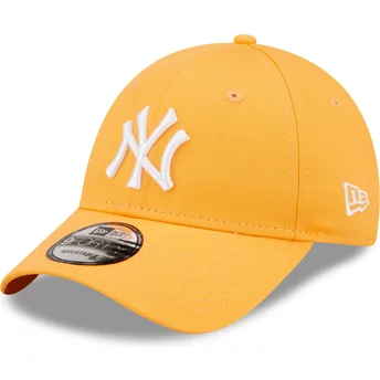 New Era Curved Brim 9FORTY League Essential New York Yankees MLB Light Orange Adjustable Cap