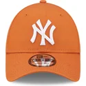 kapa-zaobljena-narancasta-podesiv-9forty-league-essential-new-york-yankees-mlb-new-era