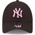 kapa-zaobljena-crna-podesiv-rosa-9forty-league-essential-new-york-yankees-mlb-new-era