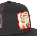 capslab-flat-brim-wile-e-coyote-casf-wi3-looney-tunes-black-trucker-hat