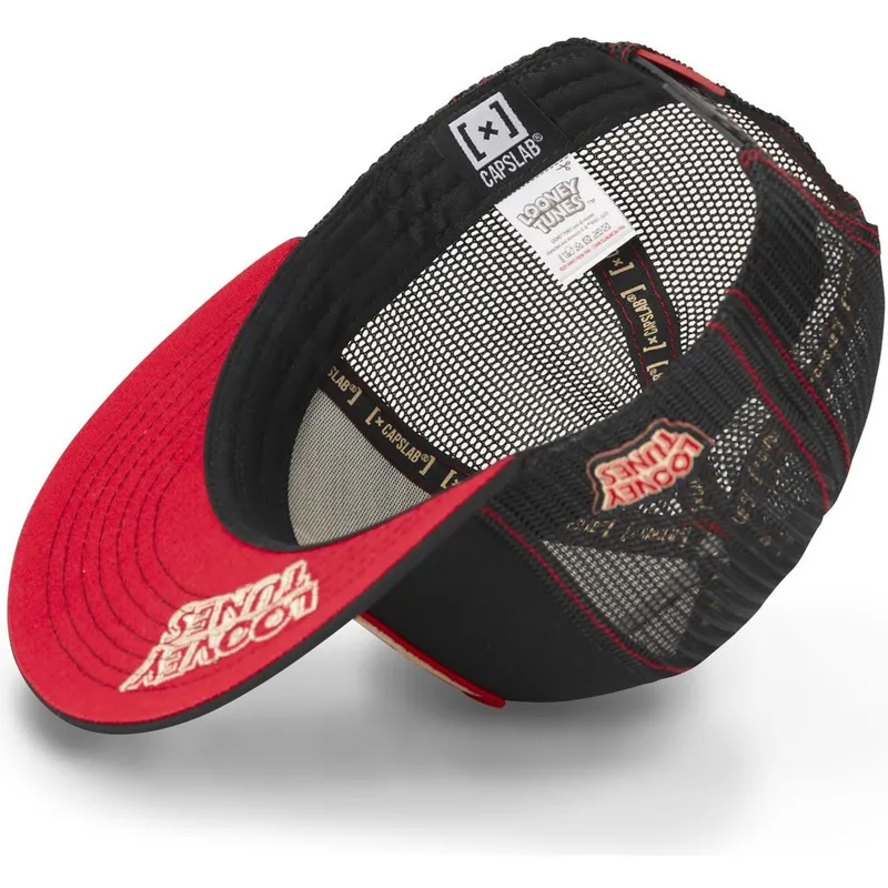 cap-ravna-black-snapback-coyote-looney-tunes-capslab